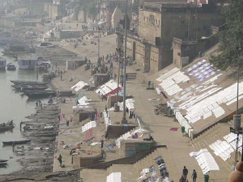 Pasear por los ghats de Varanasi
